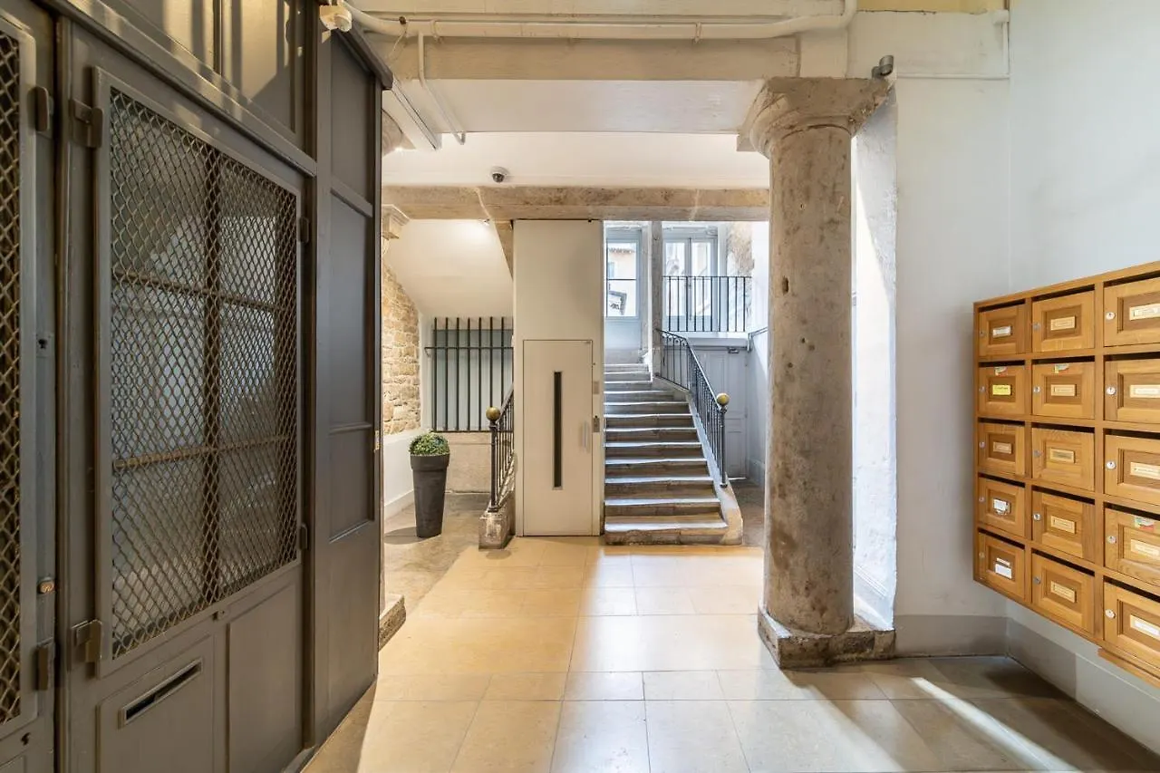 Les Suites De L'Opera - Apartment Ella For 4 People リヨン 0*,  フランス